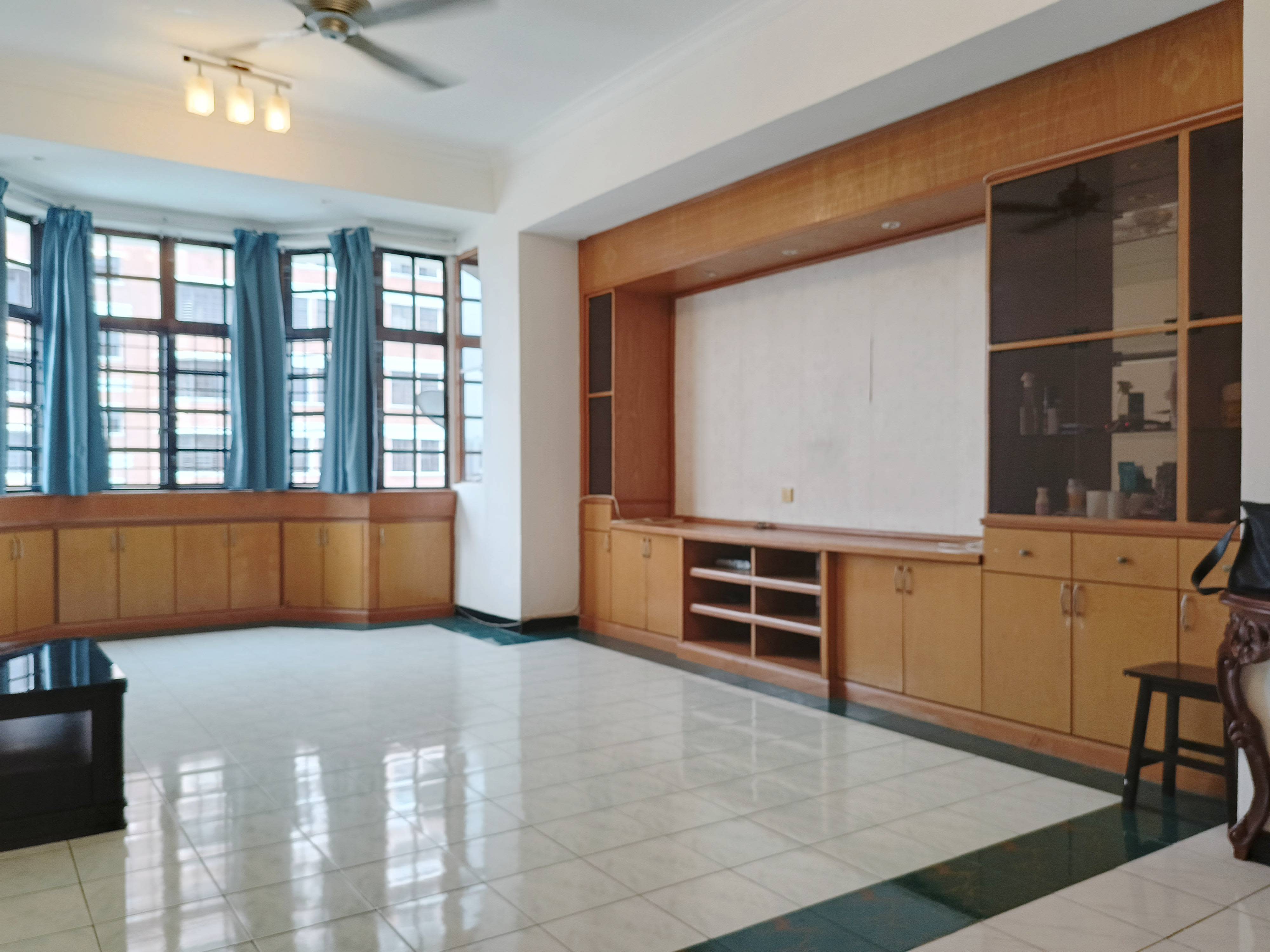 Putra Indah Condominium D Putra Indah Condominium (Serdang Raya) Zip 43300 Seri Kembangan Selangor