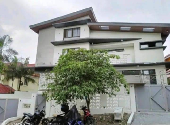 Metro Manila Muntinlupa City Ayala Alabang Village Townhouses Muntinlupa Metro Manila Philippines Ayala Alabang Village Townhouses
