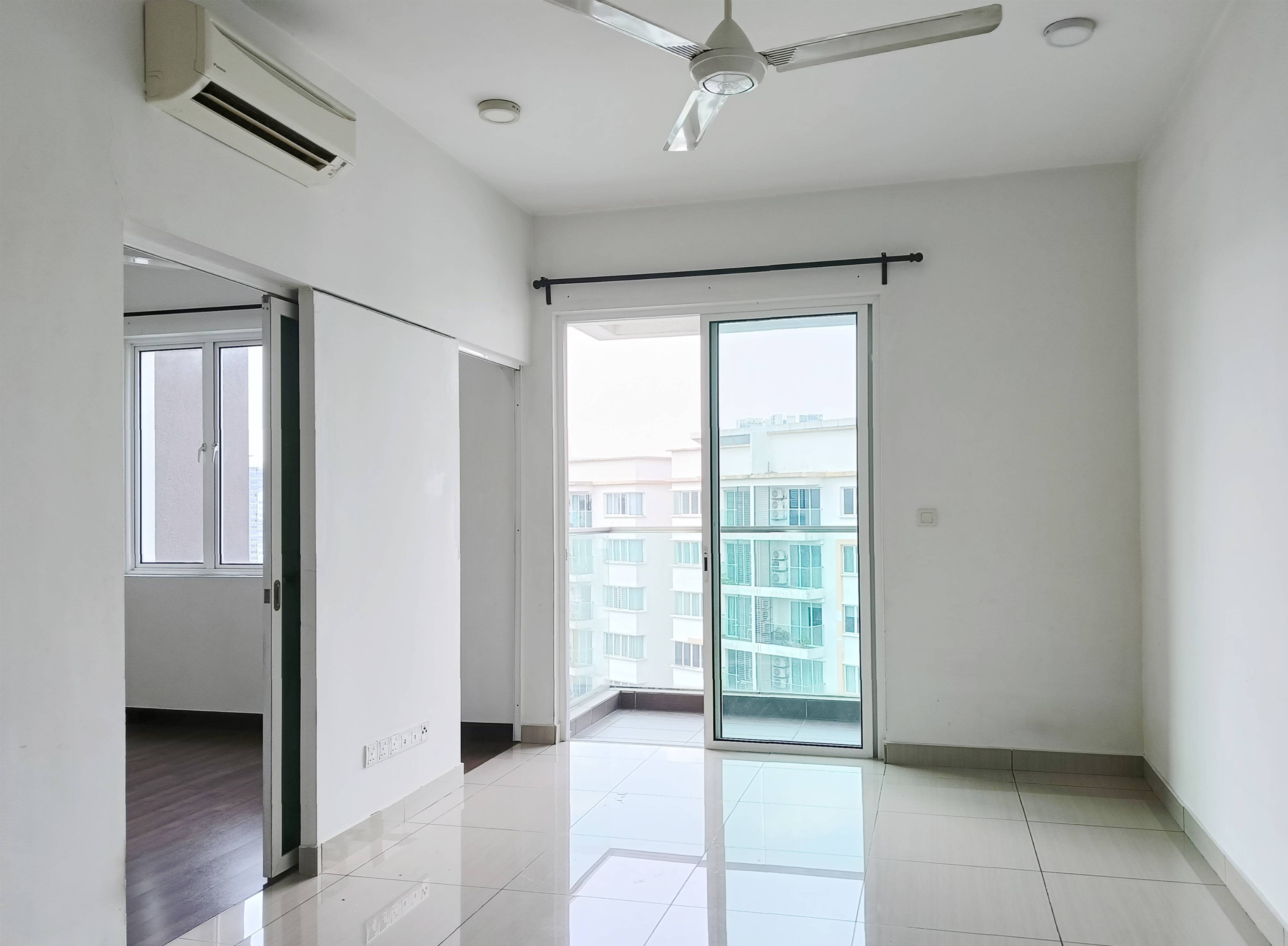 Hijauan Saujana Condominium Hijauan Saujana Condominium Saujana Resort Glenmarie Golf and Country Club Zip 40150 Shah Alam Selangor