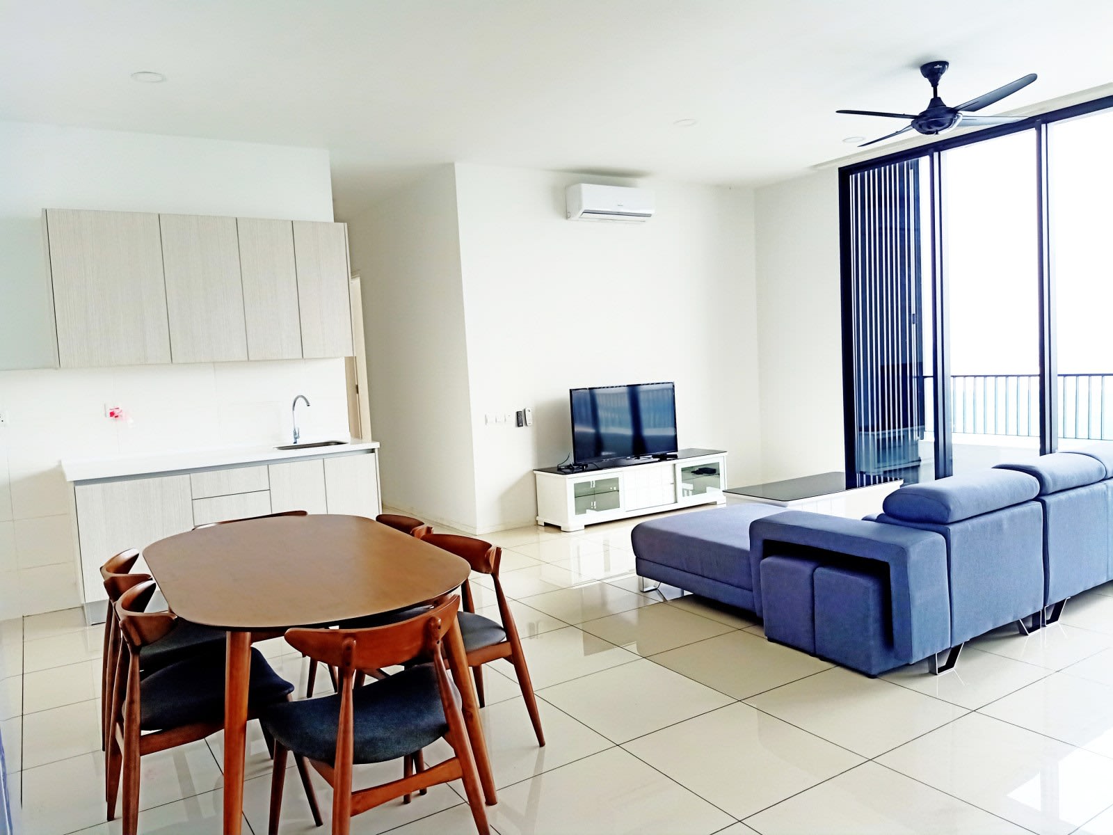 Dreamcity Service Apartment Jalan Anggerik C2 Zip 43300 Seri Kembangan Selangor