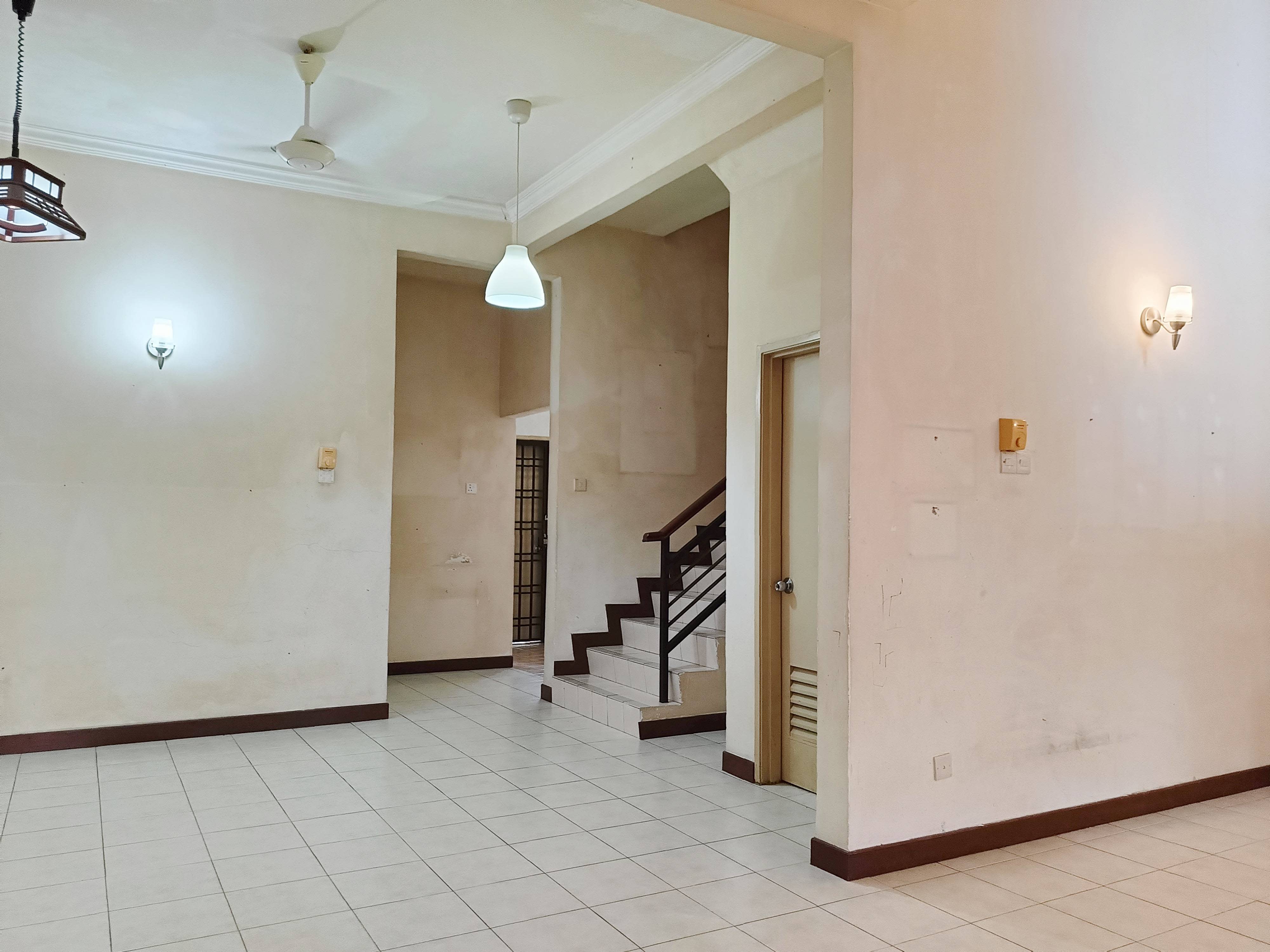 Bukit Jelutong Zip 40150 Shah Alam Selangor