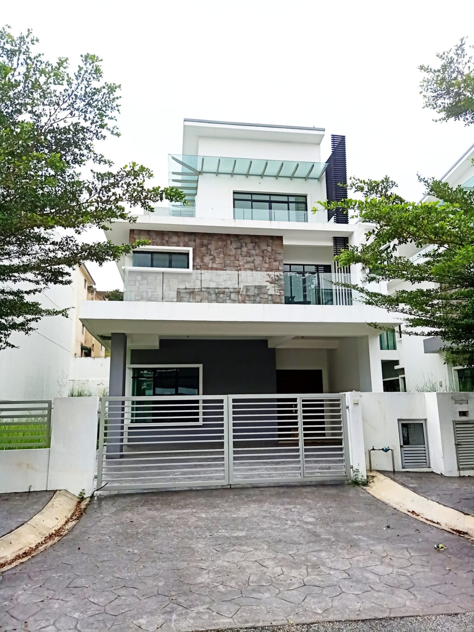 Quas Residence Jalan Quas Taman Bukit Ria Kajang Zip 43000 Kajang Selangor