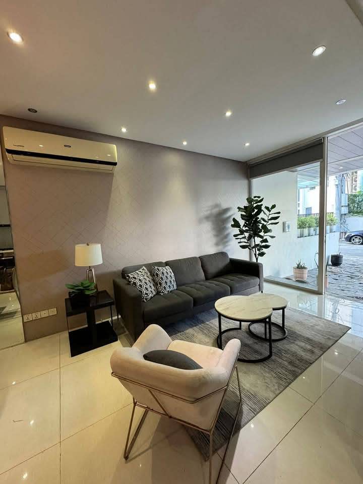 Metro Manila Taguig City Mahogany Place 3 Acacia Estates Acacia Estates Taguig Metro Manila Philippines Mahogany Place 3 Acacia Estates 1630