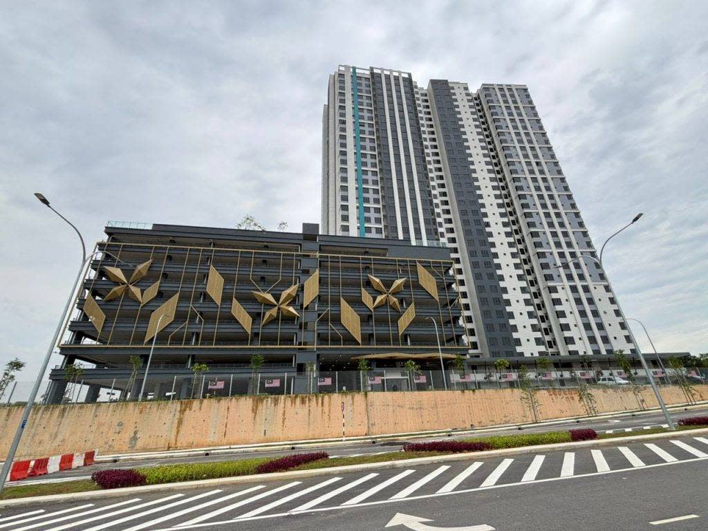 Seiring Residensi A Seiring Residensi Subang Permai Damaisuria Shah Alam Selangor Malaysia Zip 40150 Shah Alam Selangor